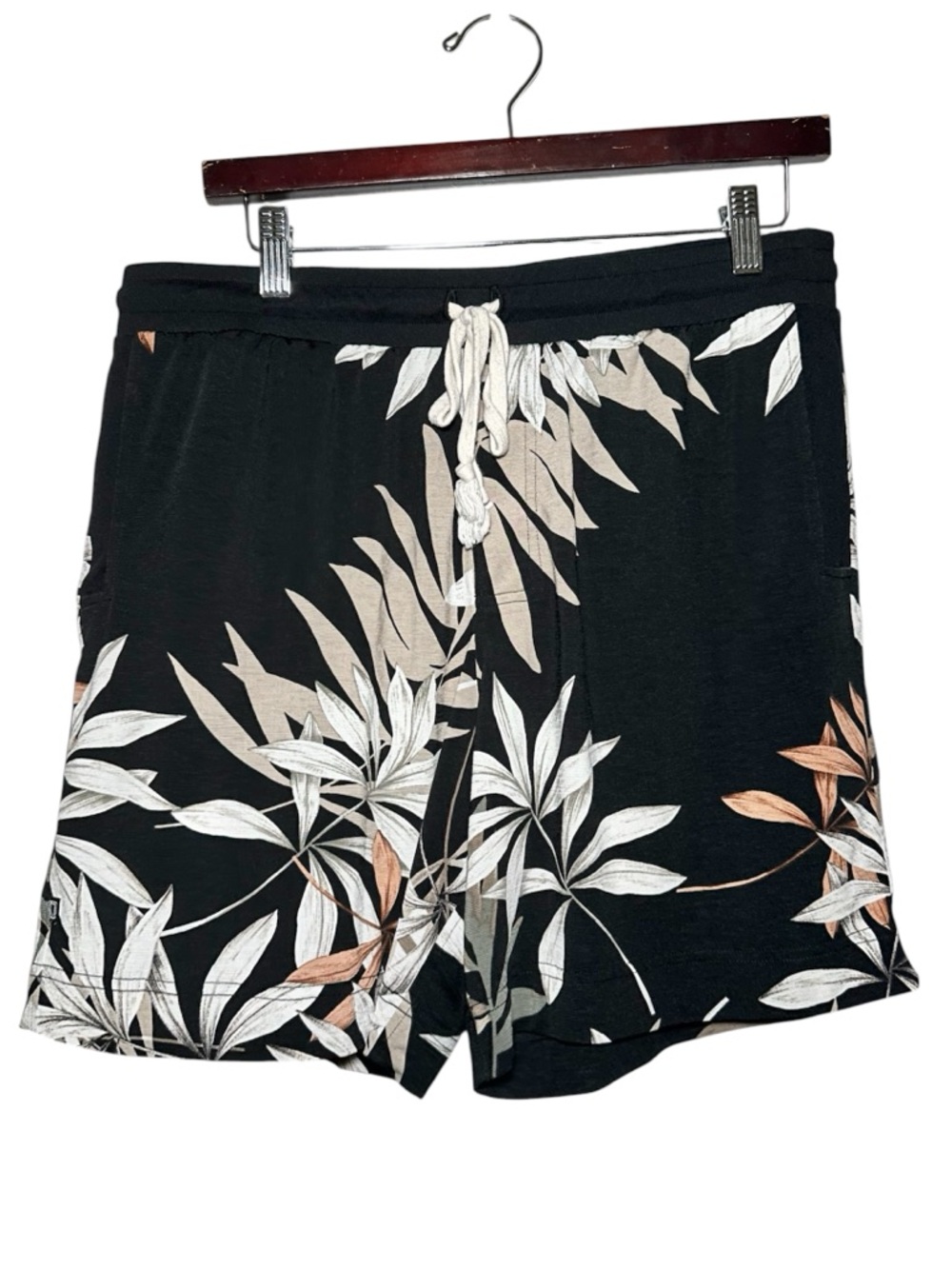 The Leisure Lab Men’s Black Hawaiian Print Beach Knit Shorts- Size 3 (Large)
